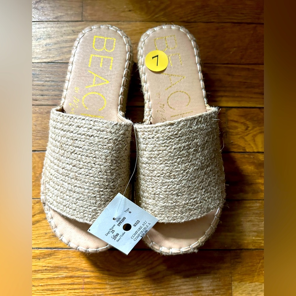BNWT BEACH by Matisse Platform Sandals